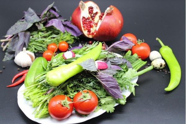 Букет из свежих овощей и зелени